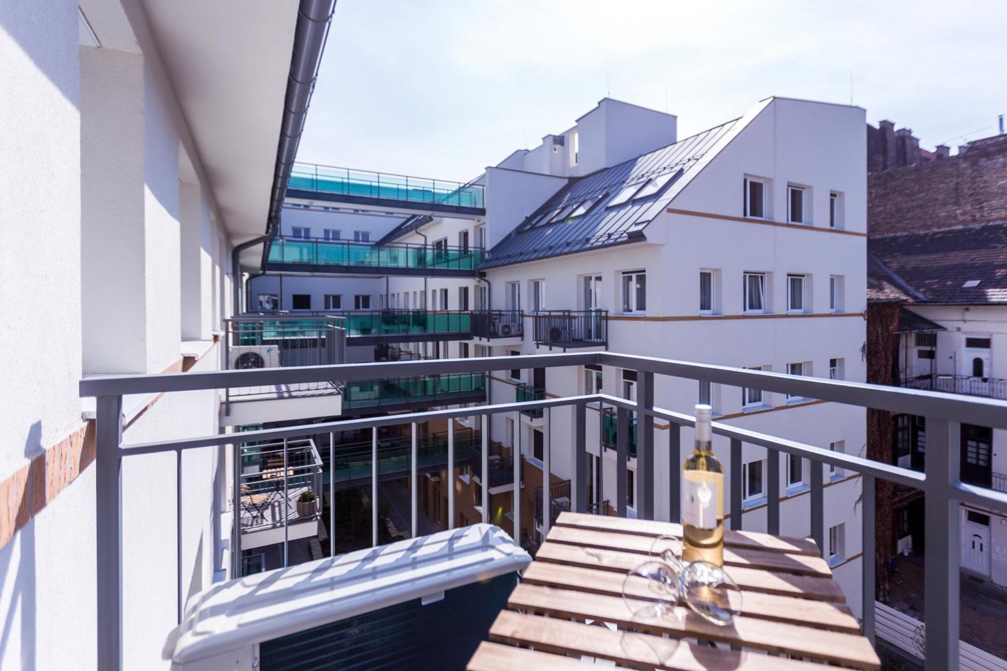 Corvin By Vagabond Apartment *